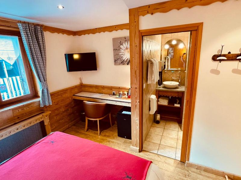 Double Room with Mountain View image 4