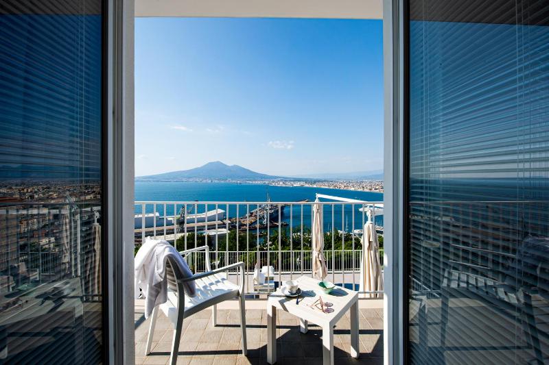 Double Room with Sea View image 1