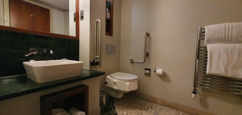 Double or Twin Room - Disability Access image 3