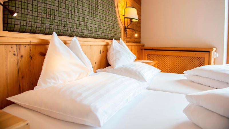 Deluxe Double Room with Balcony image 3