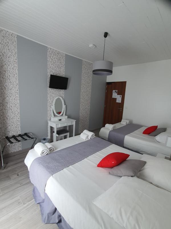 Superior Twin Room image 2