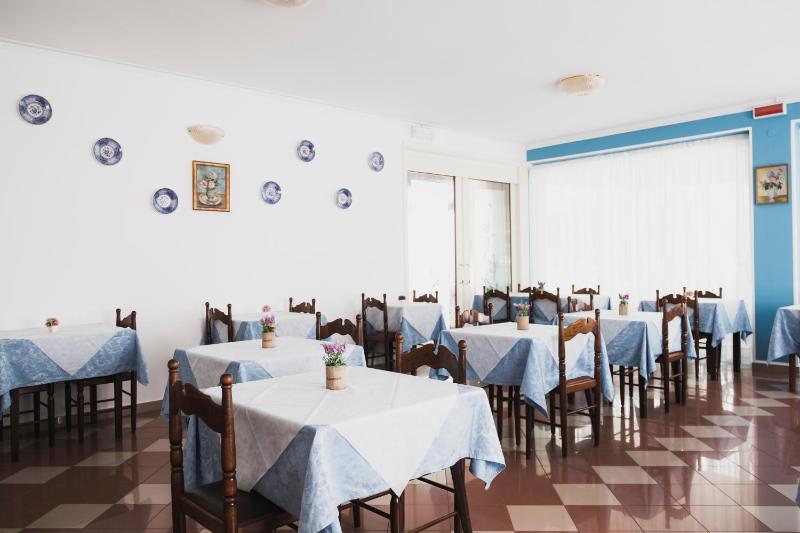 Hotel Cheri - image 18
