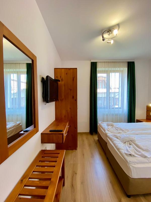 Edelweiss Central Hotel - image 17
