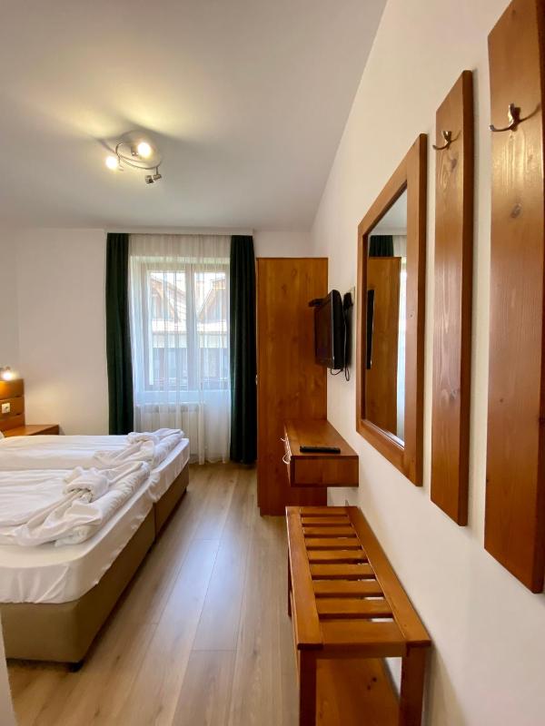 Edelweiss Central Hotel - image 48