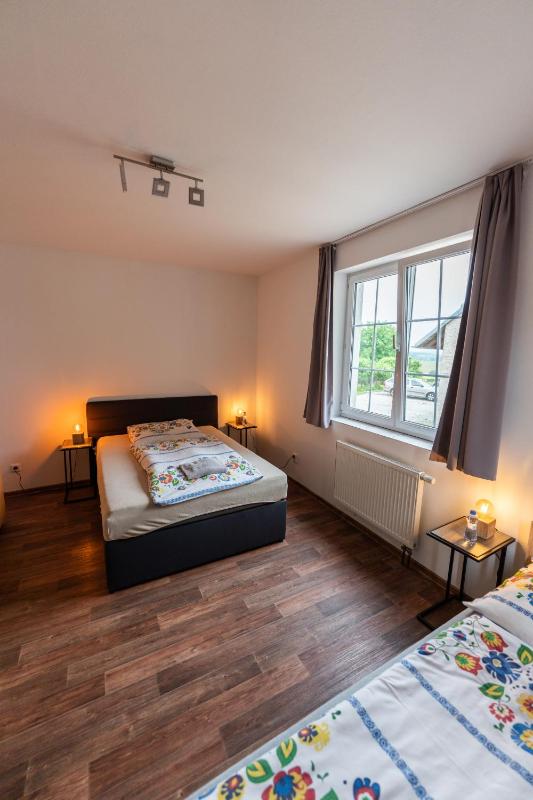 Family Room with Garden View image 3