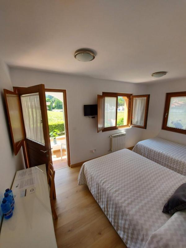 Triple Room with Terrace image 4