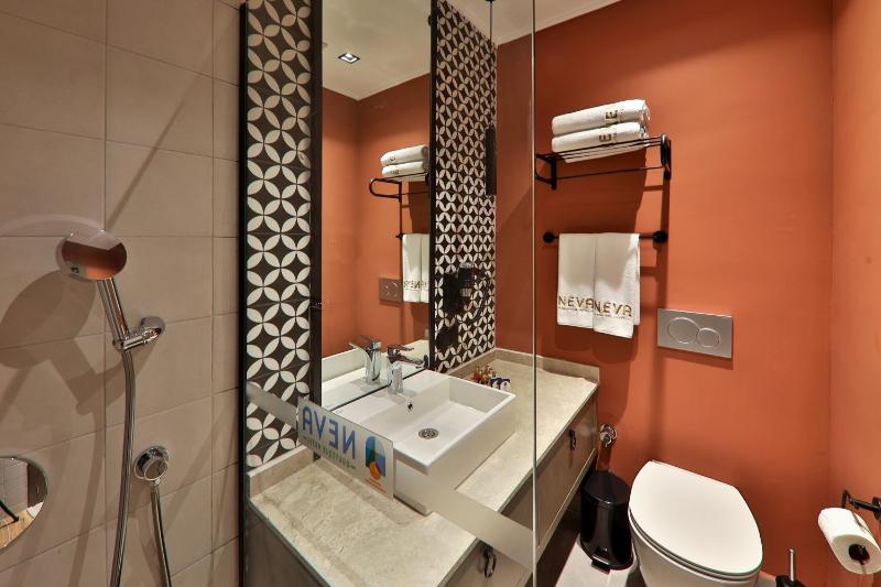 Deluxe Double Room with Balcony image 1