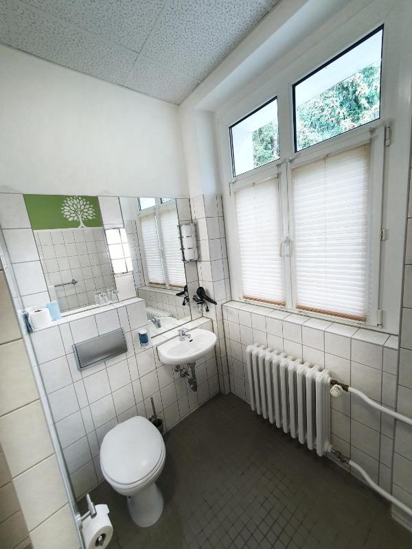 Double Room image 4