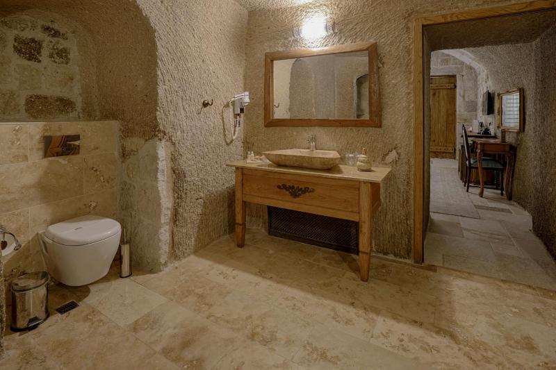Standard Double or Twin Cave Room image 3