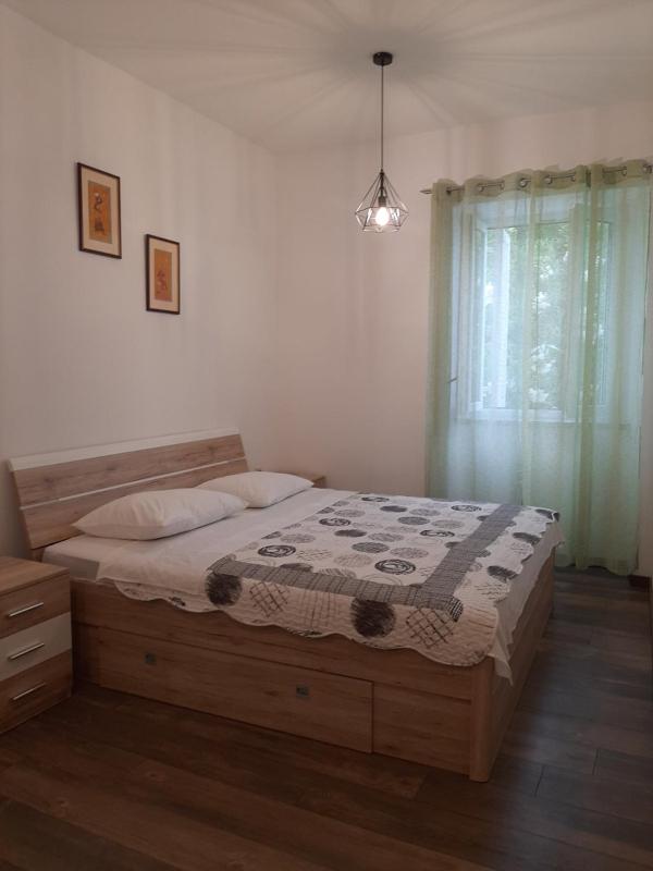 Apartments Car - image 8