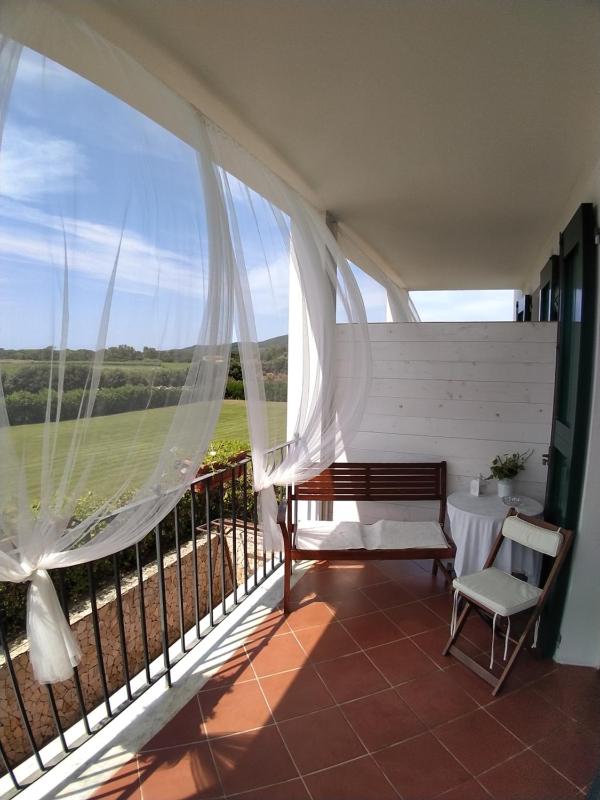 Deluxe Double Room with Balcony image 2