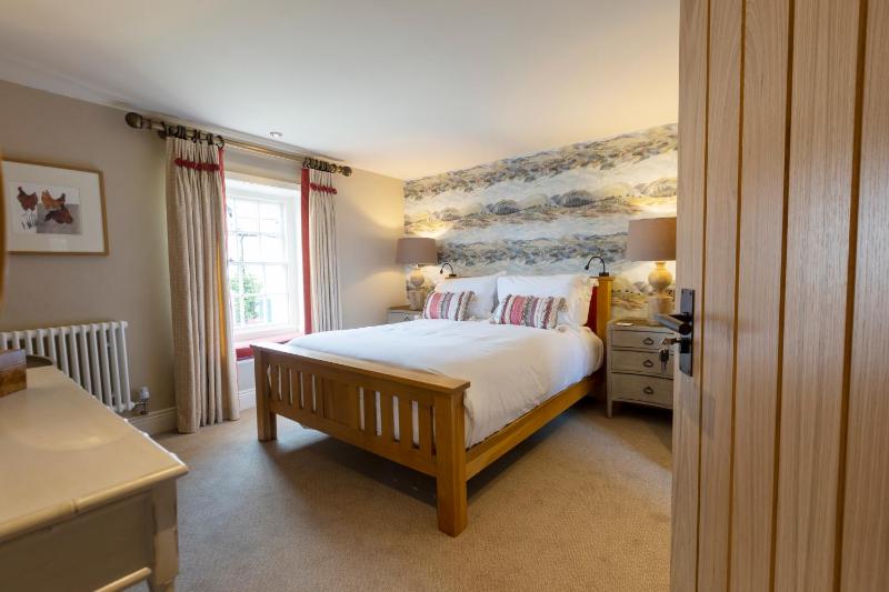 Deluxe Double Room image 3
