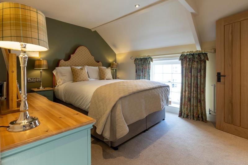 Deluxe Double Room image 2