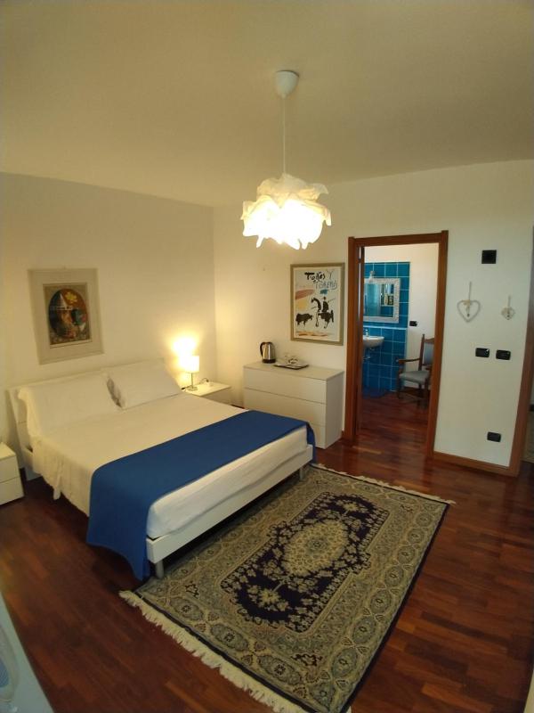 Deluxe Double Room with Balcony and Sea View image 4