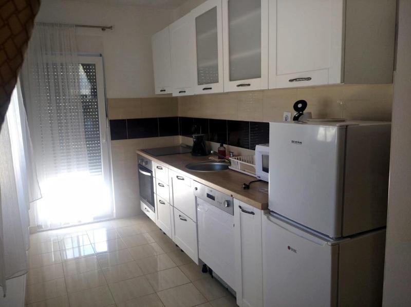 One Bedroom Apartment with Sea View image 3