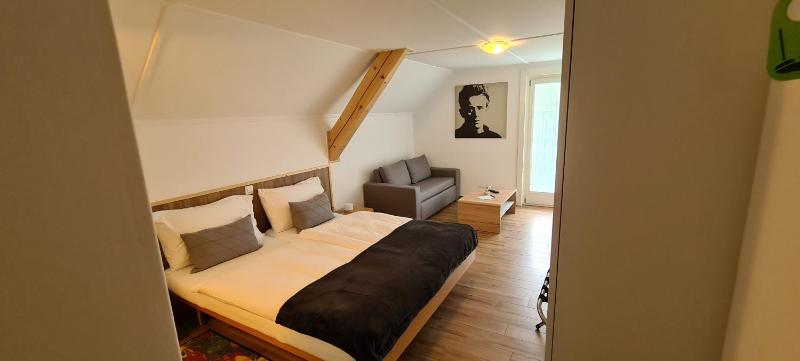 Double Room with Lake View image 1