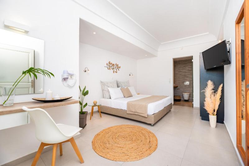 Double or Twin Room with Balcony image 3