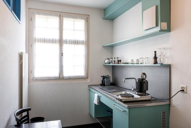 Standard Triple Room image 2