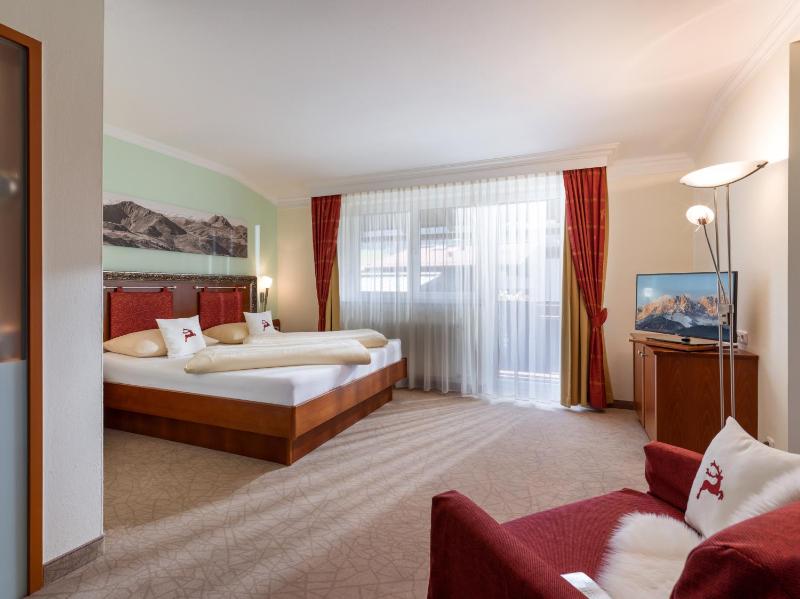 Deluxe Suite image 4