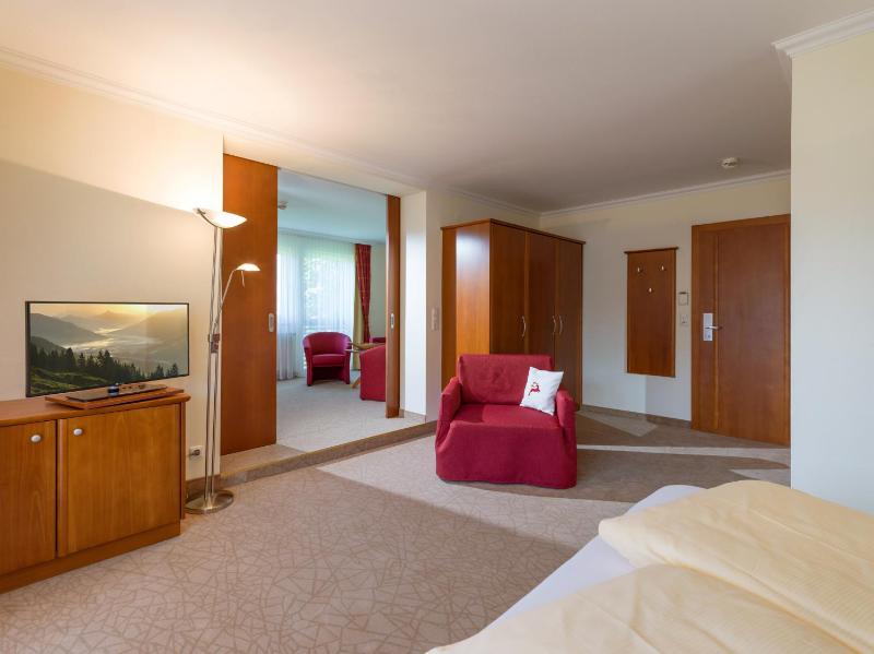 Deluxe Suite image 3