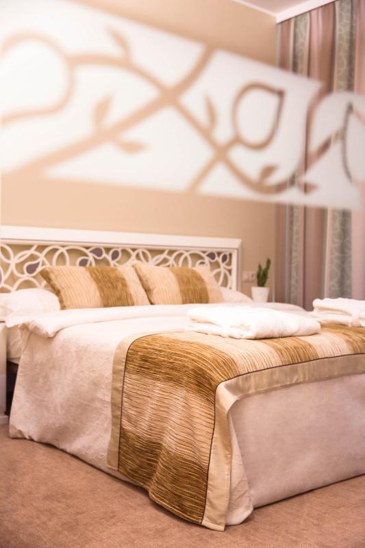 Double Room with Balcony - with Waterpark and Spa Access image 3