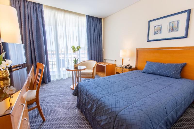 Single Room image 3