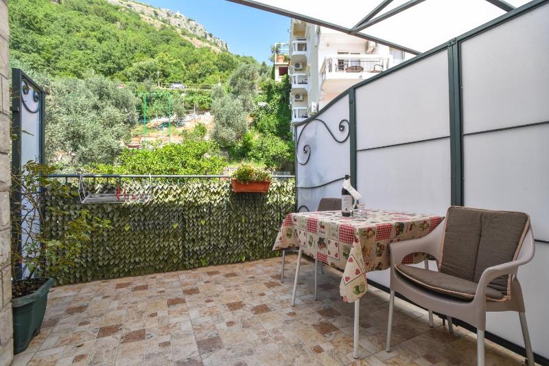 Studio (2 Adults) image 2