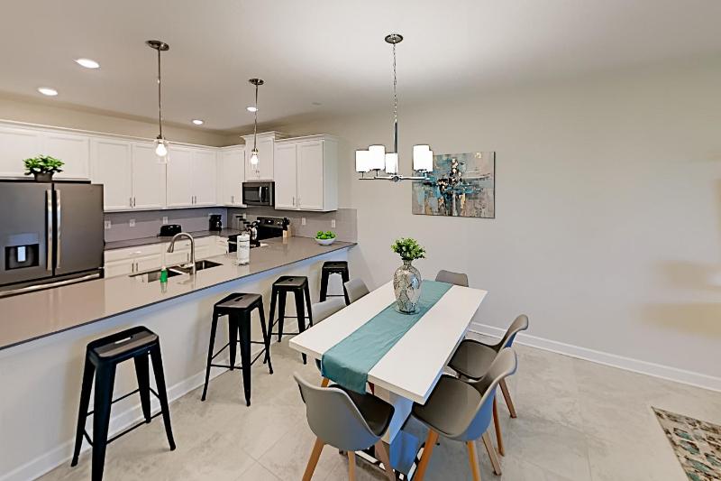 Three-Bedroom Townhouse image 2