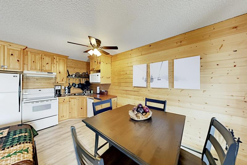 Studio Apartment image 2