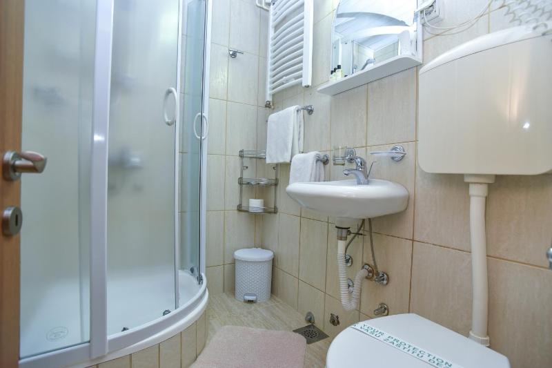 Double Room with Sea View image 2