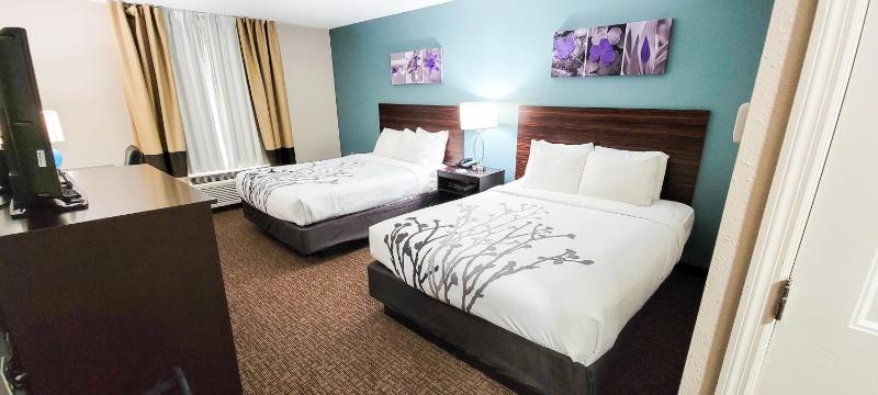Standard Queen Room with Two Queen Beds - Non Smoking  image 4