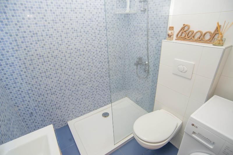One-Bedroom Apartment image 1