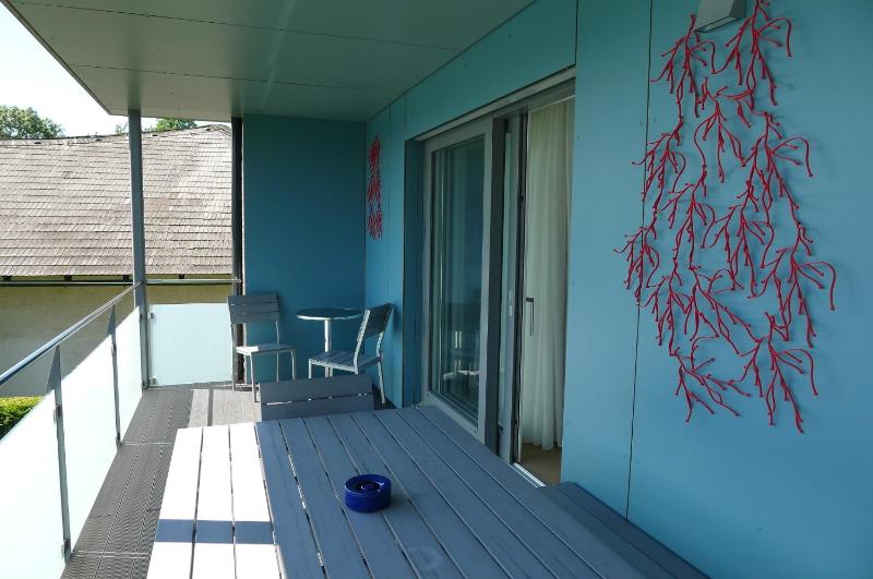 Apartment with Lake View image 4