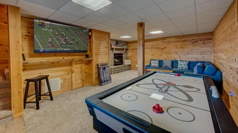 Dream Come True - Mountain View | Hot Tub | Air Hockey | Screened Porch | Fire Pit - image 8