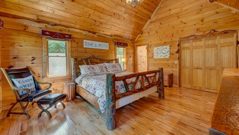 Sunshine Daydream - Mountain View | Hot tub | Pool table | Foosball | Fire Pit - image 26