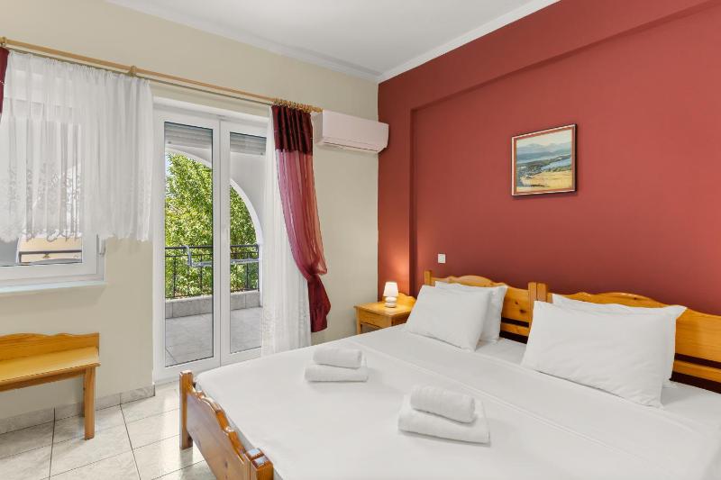 Standard Double or Twin Room image 3
