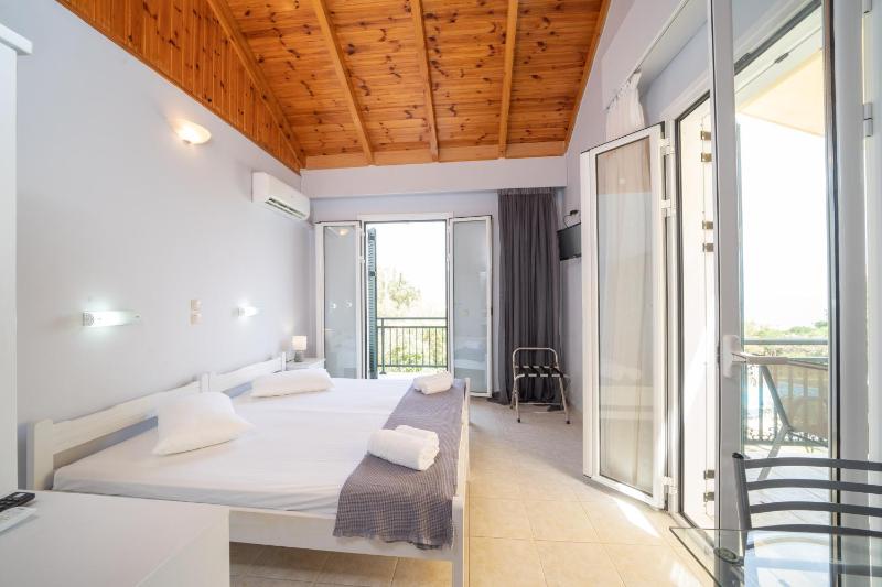 Double Room image 1