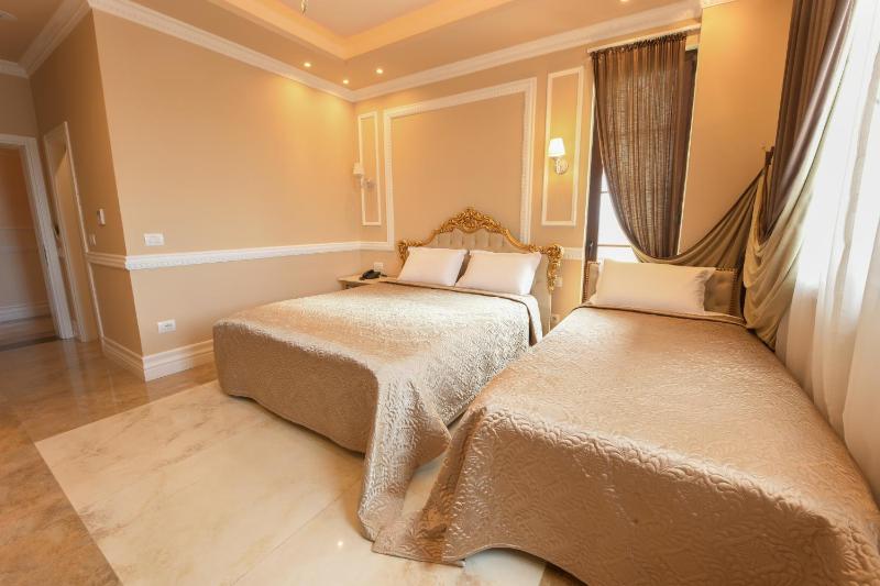 Family Room image 4
