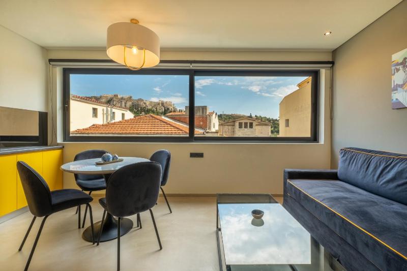 Superior Suite with Acropolis View image 2