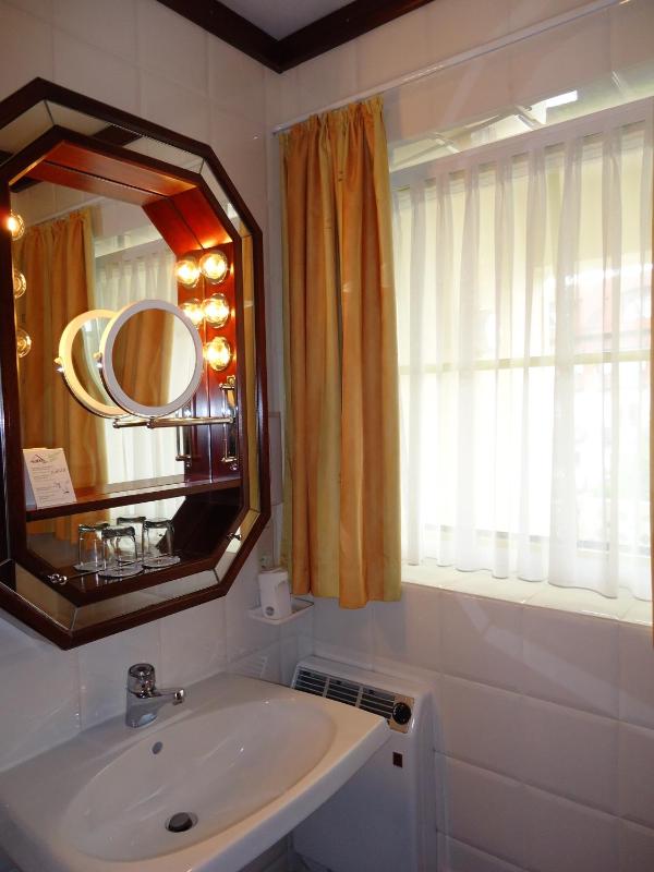 Double Room image 2