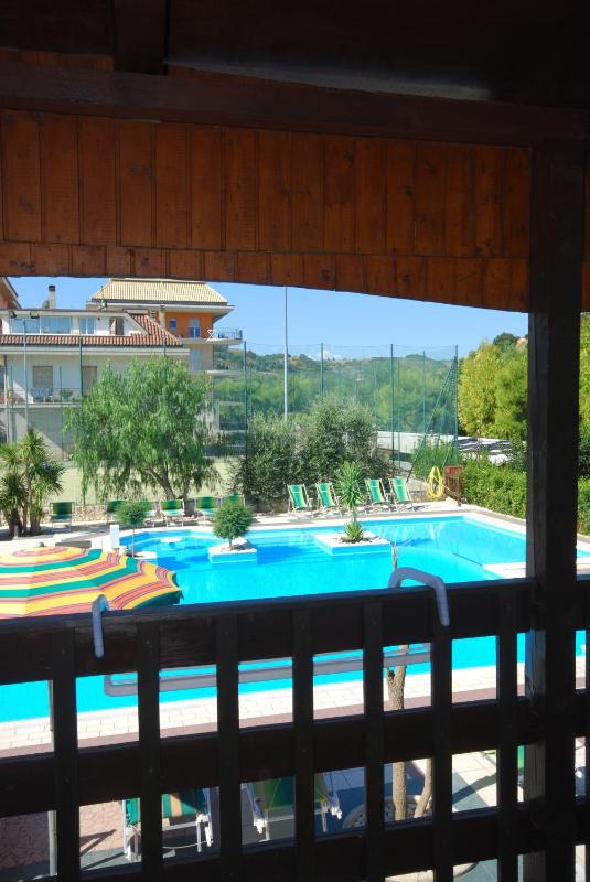  Double Room with Pool View image 1