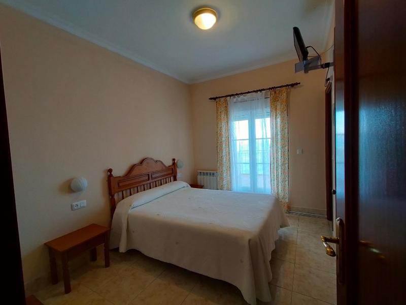 Single Room with Sea View image 4