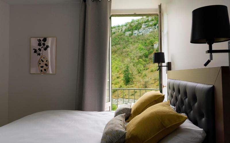 Superior Room with Valley View image 1