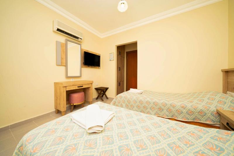Standard Double or Twin Room image 3