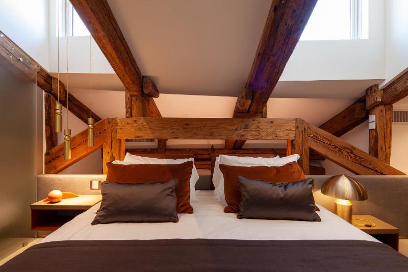 Deluxe Double or Twin Room image 3