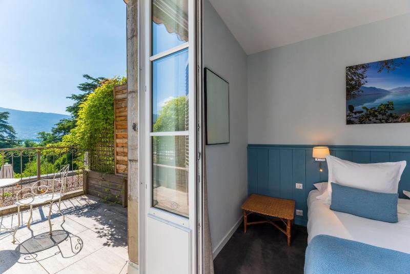 Privilege Double or Twin Room with Lake View with free spa access image 2