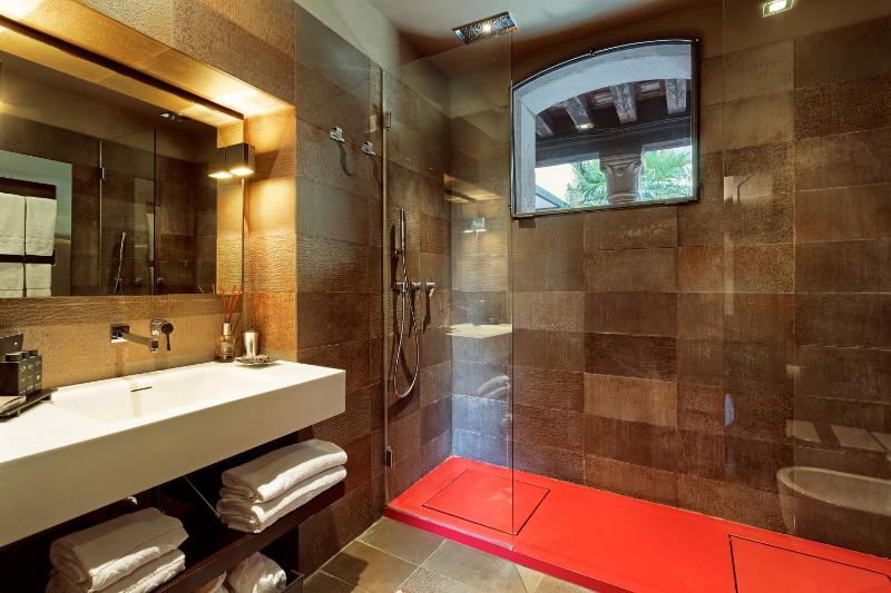 Deluxe Apartment image 3