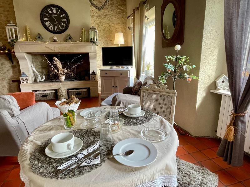 Family Room with Garden View image 1