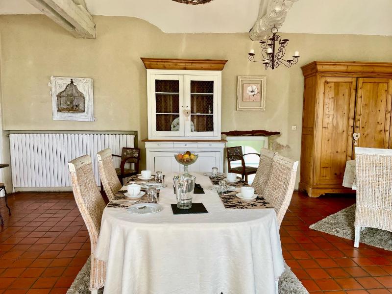 Family Room with Garden View image 2