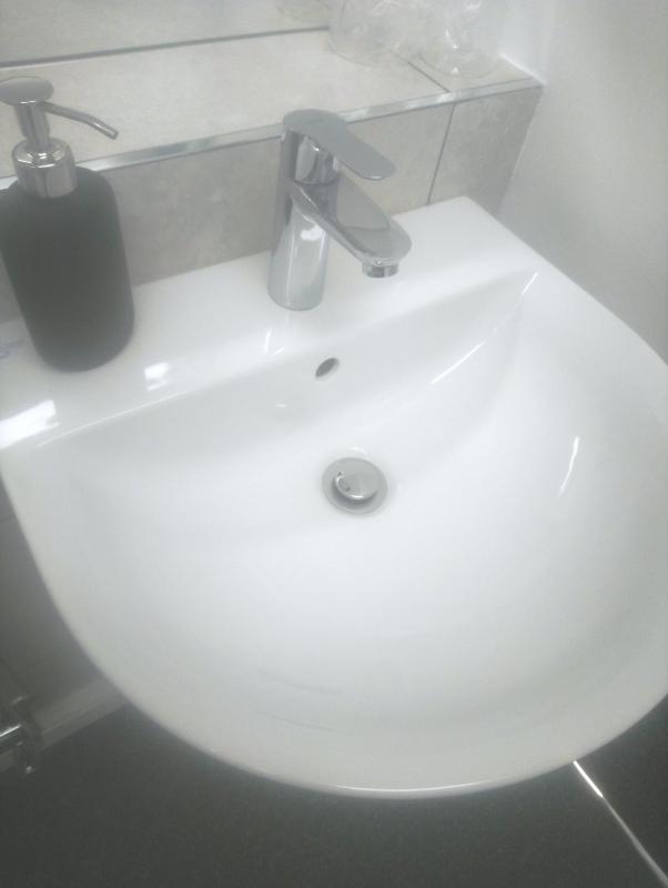 Superior King Room image 3